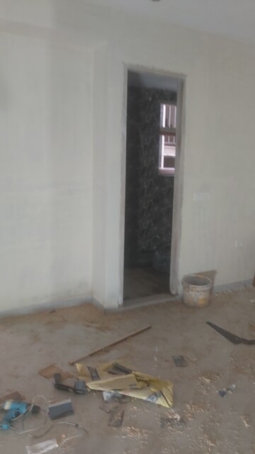 Parking in 3.5 BHK Builder Floor at Mayur Vihar – for Sale