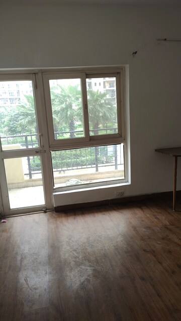 Room in 3 BHK Apartment at Nimbus The Golden Palm, Sector 168 – for Rent