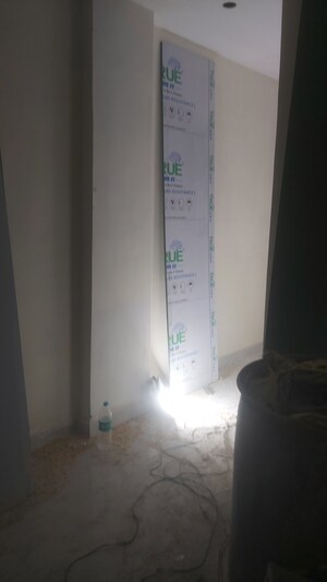 Furnished Amenities in 3.5 BHK Builder Floor at Mayur Vihar – for Sale