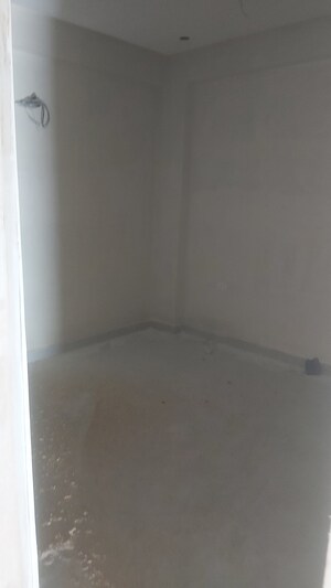 Furnished Amenities in 3.5 BHK Builder Floor at Mayur Vihar – for Sale