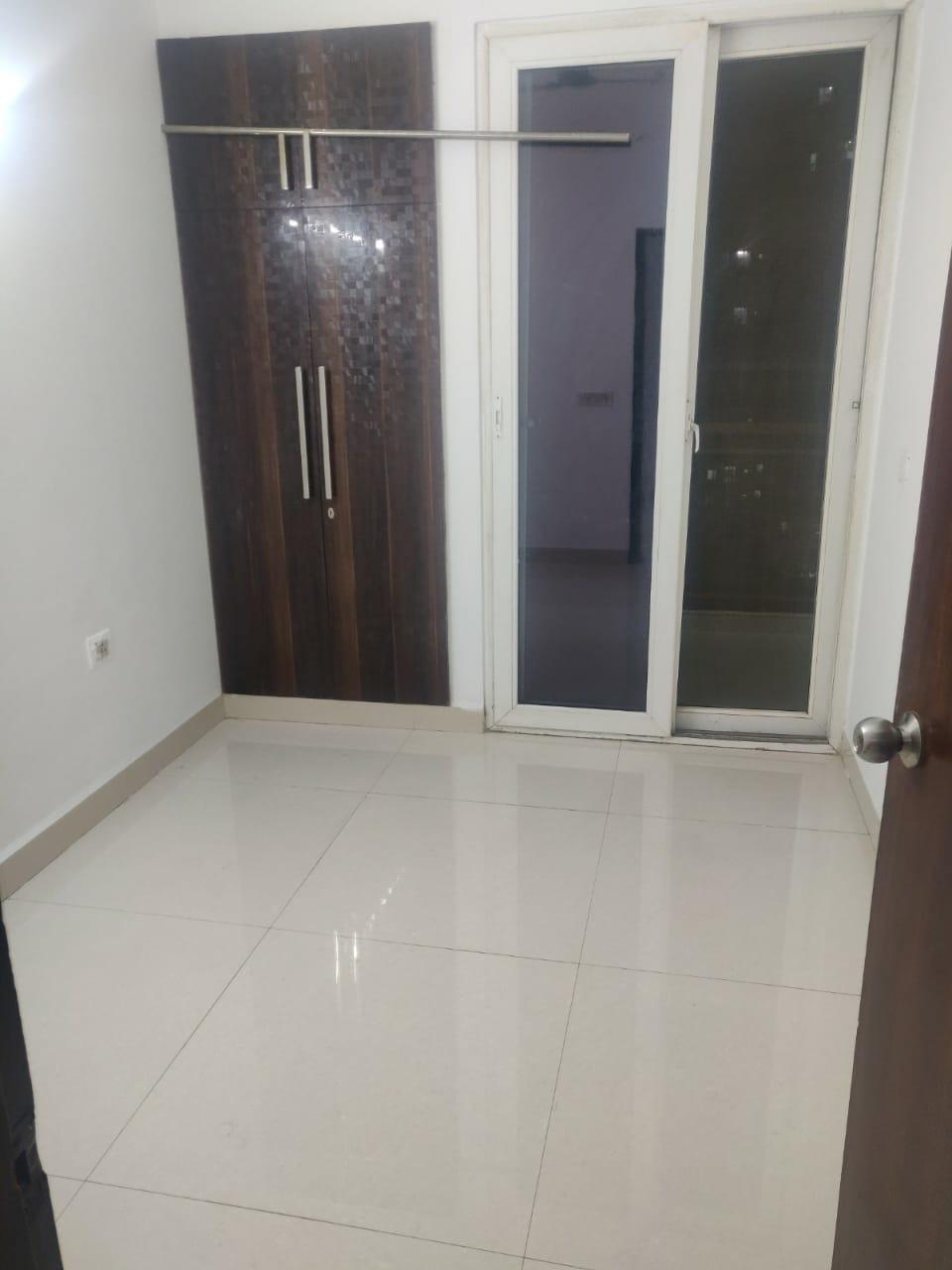 2 BHK Apartment For Rent in Sikka Karnam Greens
