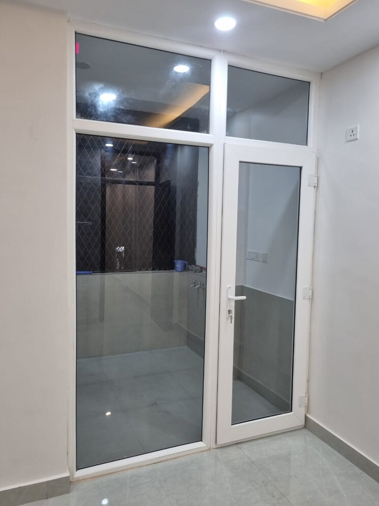Bathroom, lajpat nagar ii 2 Bedroom 1300 Sq.Ft. Builder Floor In Lajpat Nagar ii Delhi 9022694