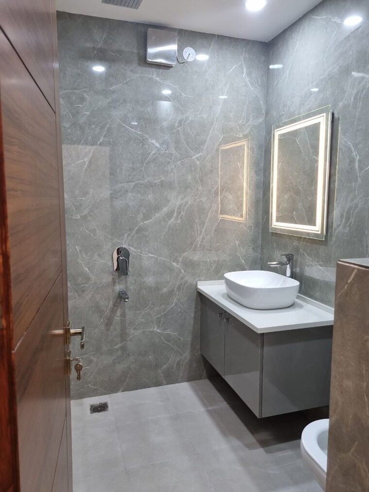 Bathroom, lajpat nagar ii 2 Bedroom 1300 Sq.Ft. Builder Floor In Lajpat Nagar ii Delhi 9022694