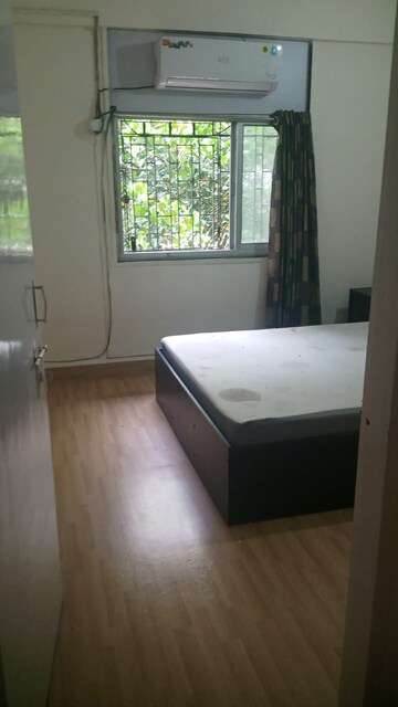 Room in 2 BHK Apartment at Andheri West – for Rent