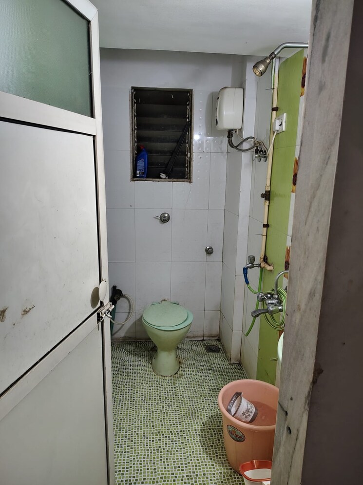 Bathroom, shree-drushti 1 Bedroom 450 Sq.Ft. Apartment In Ghodbunder Road Thane 9022686