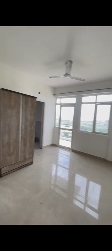 Room in 2 BHK Apartment at Pyramid Fusion Homes, Sector 70a – for Rent