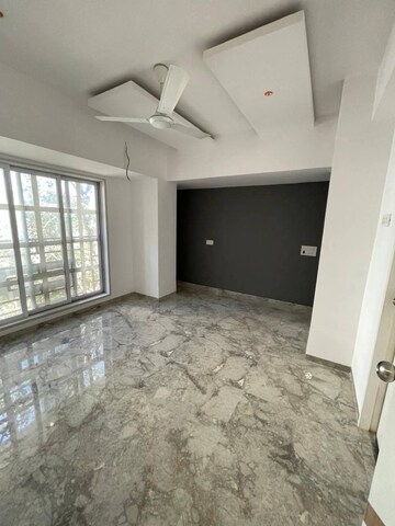 Room in 2 BHK Apartment at Runwal Greens, Mulund West – for Rent