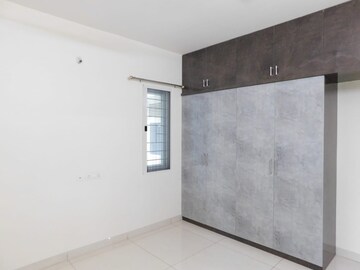 Room in 2.5 BHK Apartment at Aparna Sarovar Zenith, Nallagandla – for Rent
