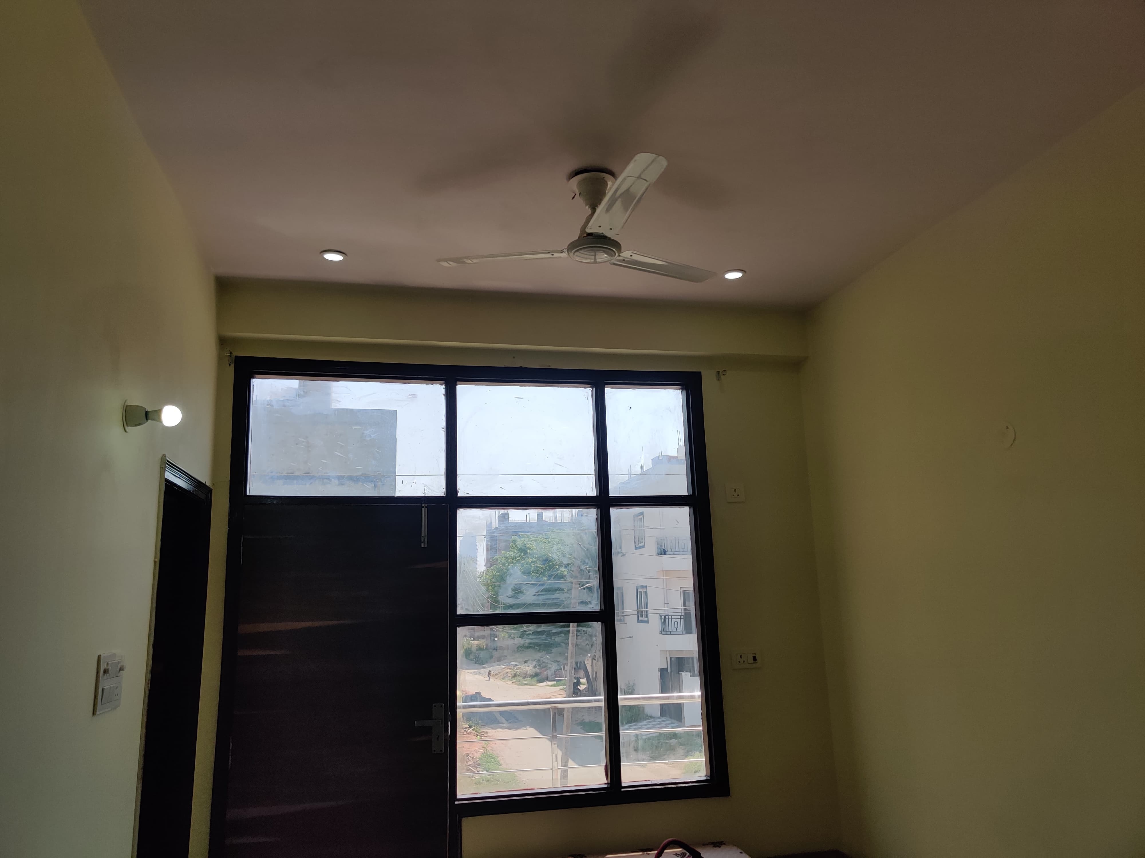 2 BHK Apartment For Rent in Gaur City 2 - 16th Avenue