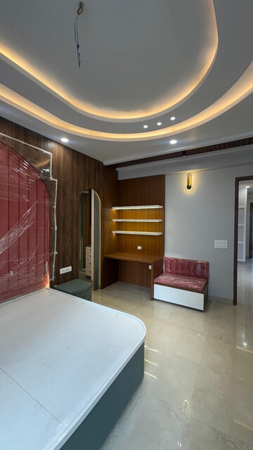 Bedroom in 4 BHK Apartment at Shalimar Belvedere Court, Malesemau – for Rent