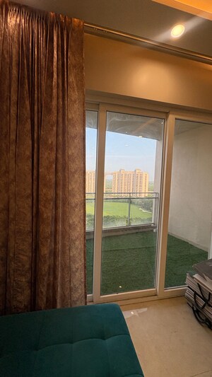 Bedroom in 4 BHK Apartment at Shalimar Belvedere Court, Malesemau – for Rent