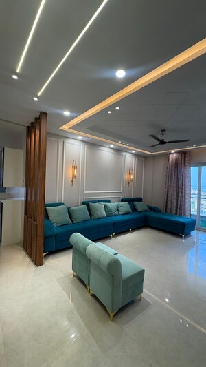 Living Room in 4 BHK Apartment at Shalimar Belvedere Court, Malesemau – for Rent