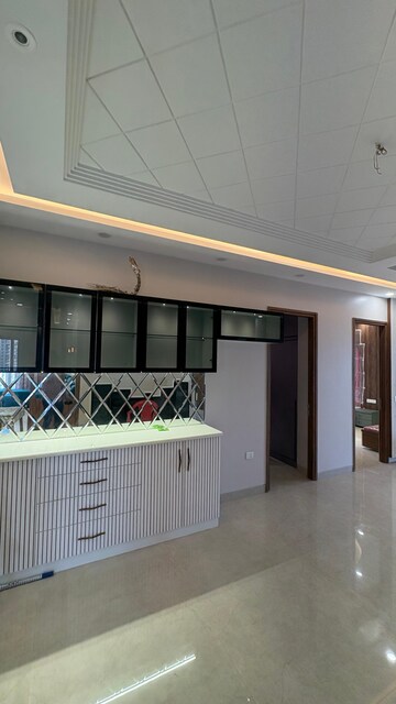 Living Room in 4 BHK Apartment at Shalimar Belvedere Court, Malesemau – for Rent