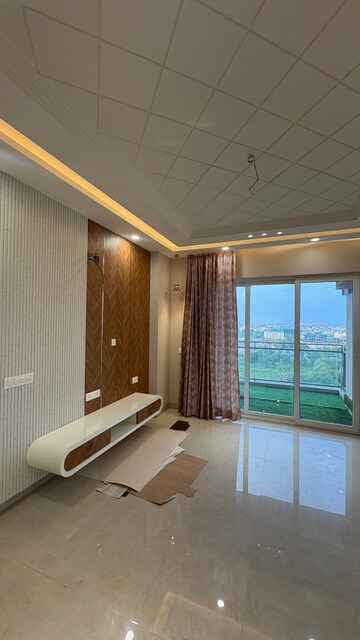 Living Room in 4 BHK Apartment at Shalimar Belvedere Court, Malesemau – for Rent