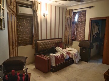 Living Room in 3 BHK Apartment at Sector 21c – for Rent