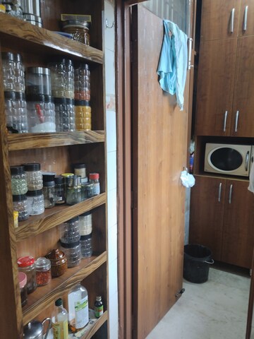 Furnished Amenities in 3 BHK Apartment at Sector 21c – for Rent