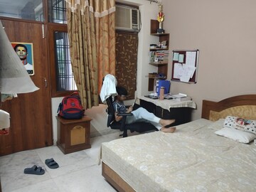 Bedroom in 3 BHK Apartment at Sector 21c – for Rent