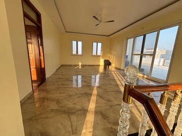 Kitchen in 6 BHK Villa at Ansal Sushant Golf city, Bagiamau – for Rent
