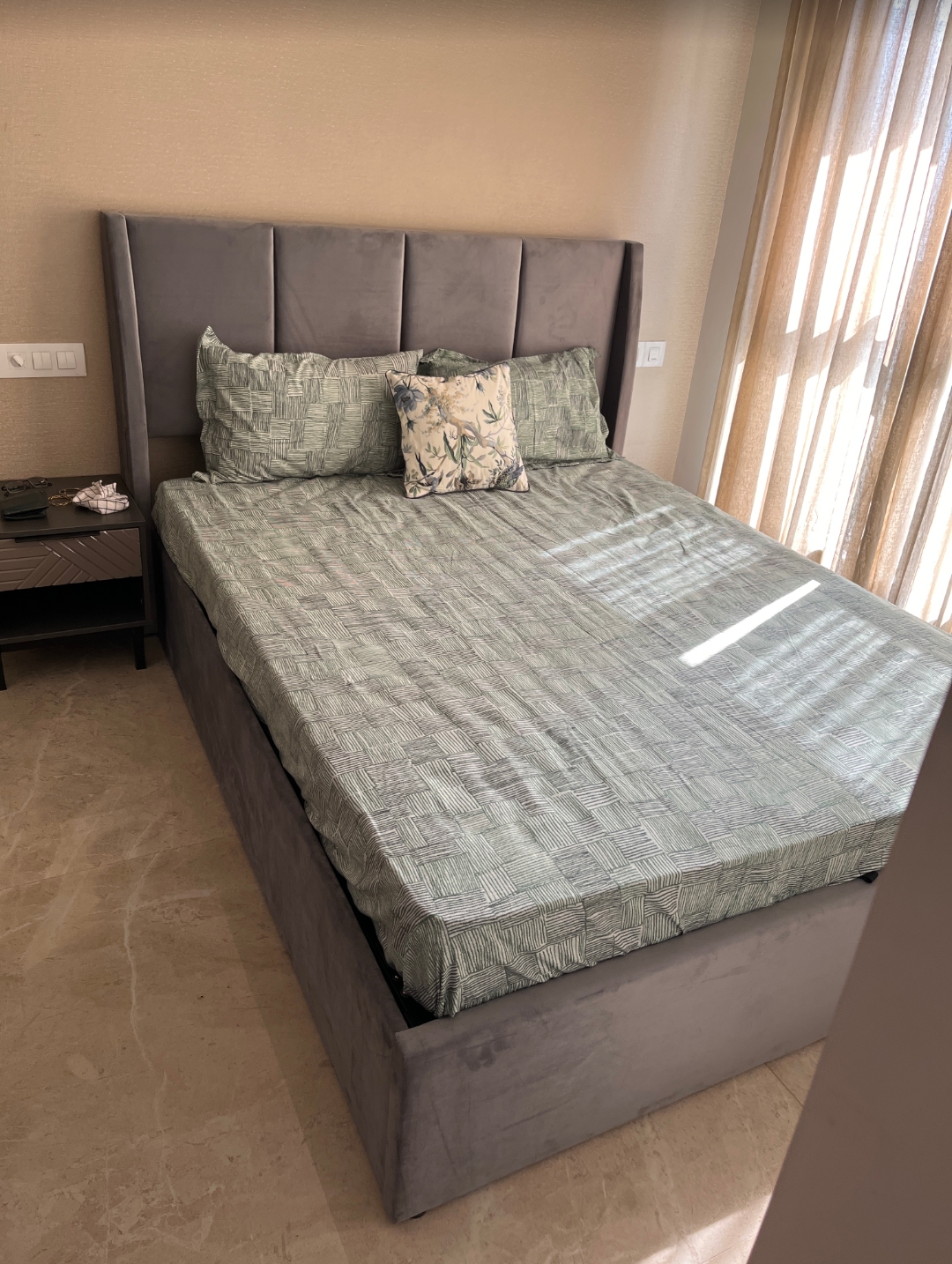 1 BHK Apartment For Rent in Hiranandani Regent Hill