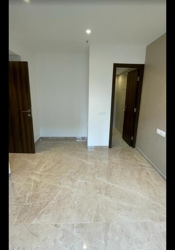 Room in 1 BHK Apartment at Hiranandani Regent Hill, Powai – for Rent