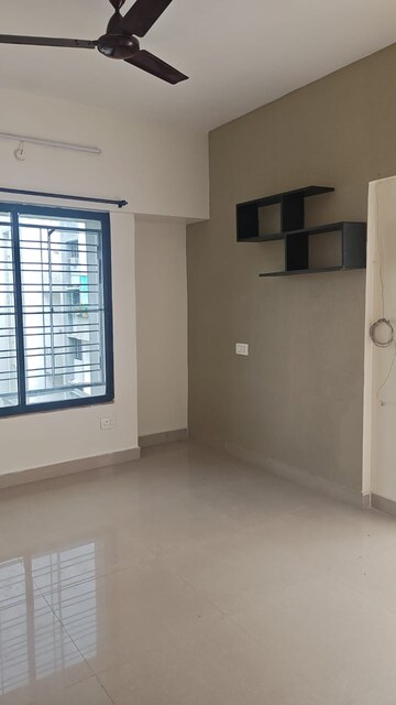 Room in 2 BHK Apartment at Mihan – for Rent