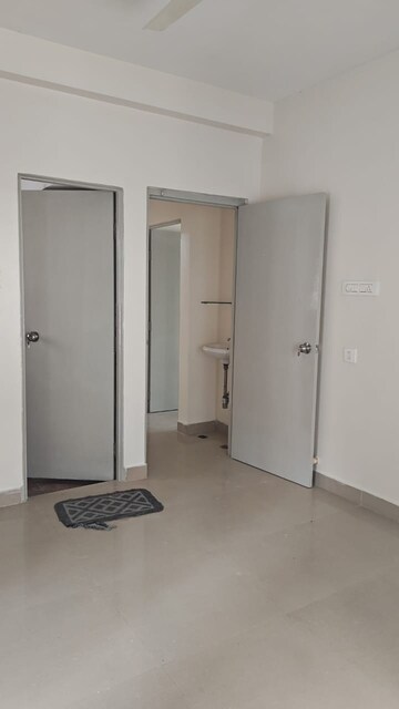 Room in 2 BHK Apartment at Mihan – for Rent