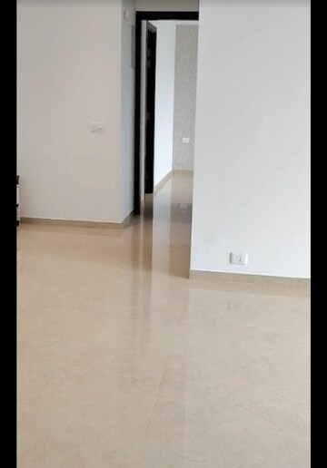 Room in 2 BHK Apartment at Hiranandani Highland, Powai – for Rent