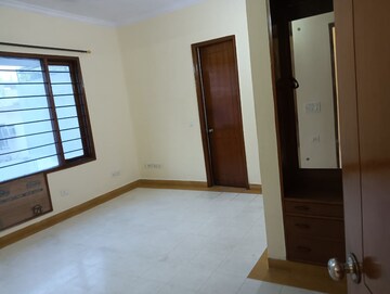 Room in 3 BHK Builder Floor at Housing Board Colony Sector 17, Sector 17a – for Rent