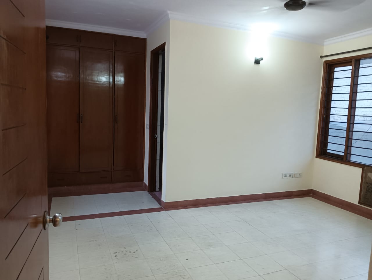 3 BHK 2000 Sq.Ft. Builder Floor in Housing Board Colony Sector 17