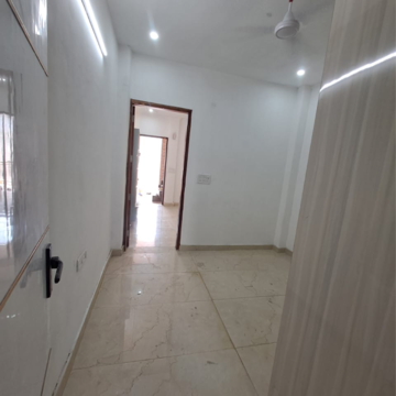 Building Lobby in 2 BHK Builder Floor at Malviya Nagar – for Rent