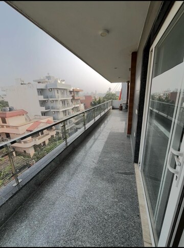 Balcony in 3 BHK Builder Floor at Sector 14 – for Rent