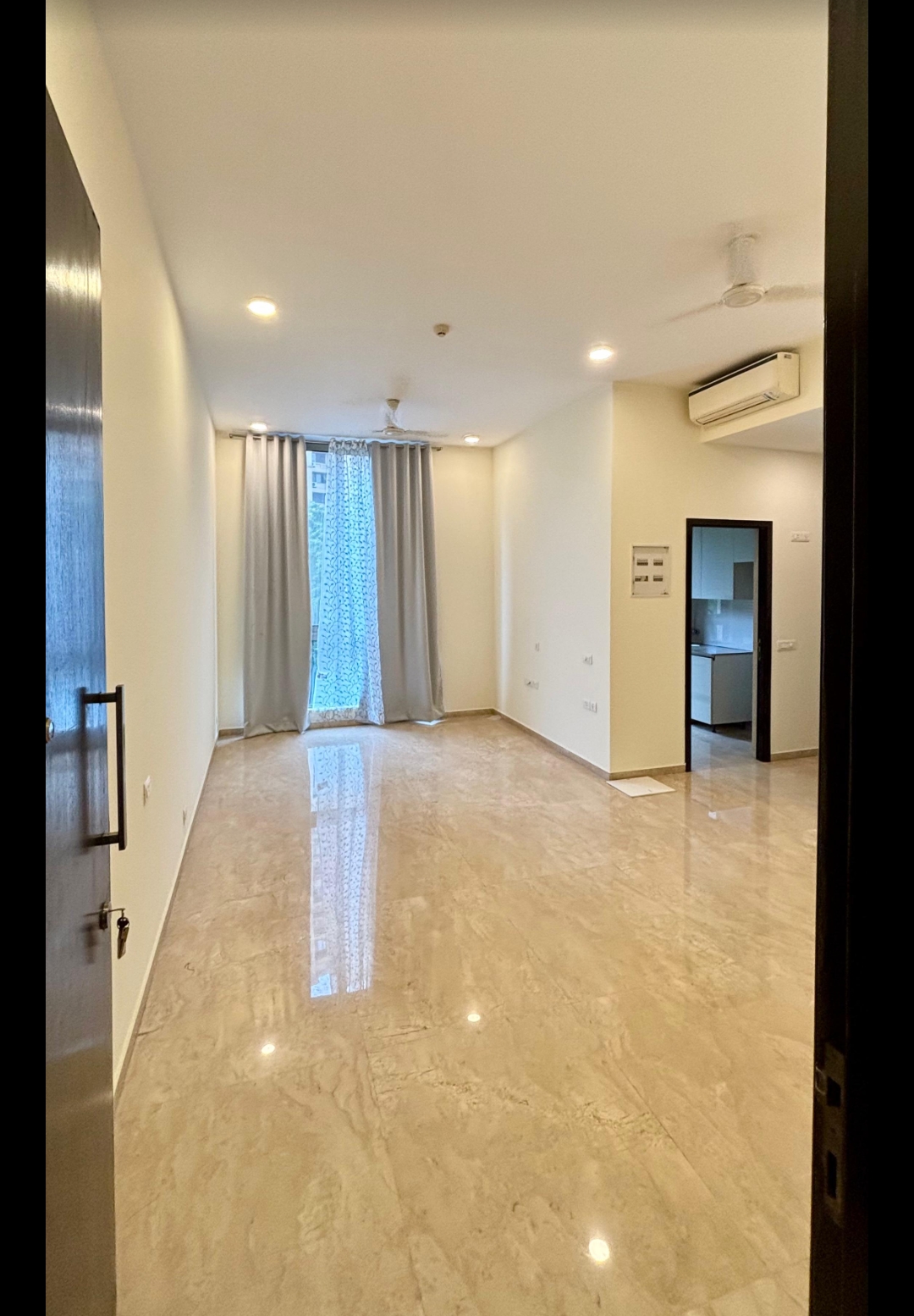 2 BHK Apartment For Rent in Hiranandani Atlantis
