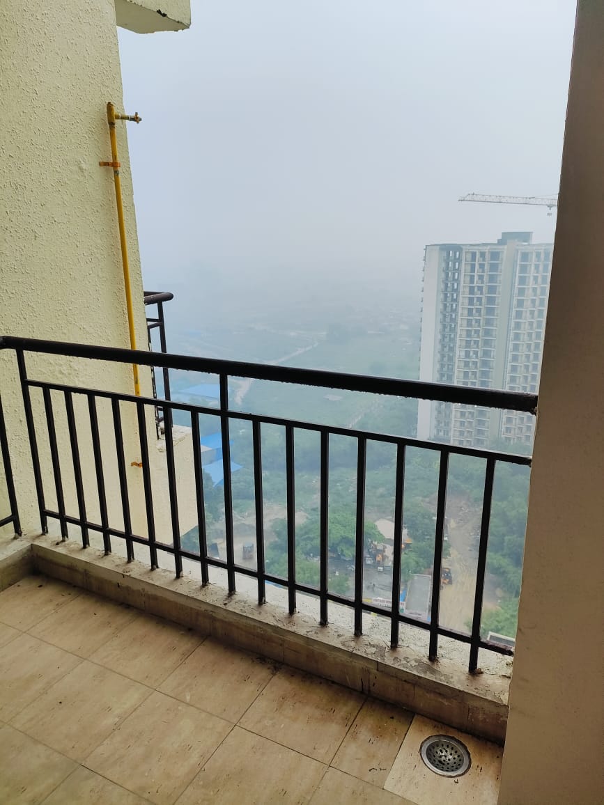 2 BHK + Pooja Room,Servant Room,Study Room,Extra Room Apartment For Rent in Amrapali Golf Homes