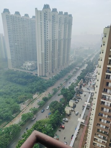 2 BHK Apartment – Exterior View View at Amrapali Golf Homes, Sector 4 Greater Noida - for Rent