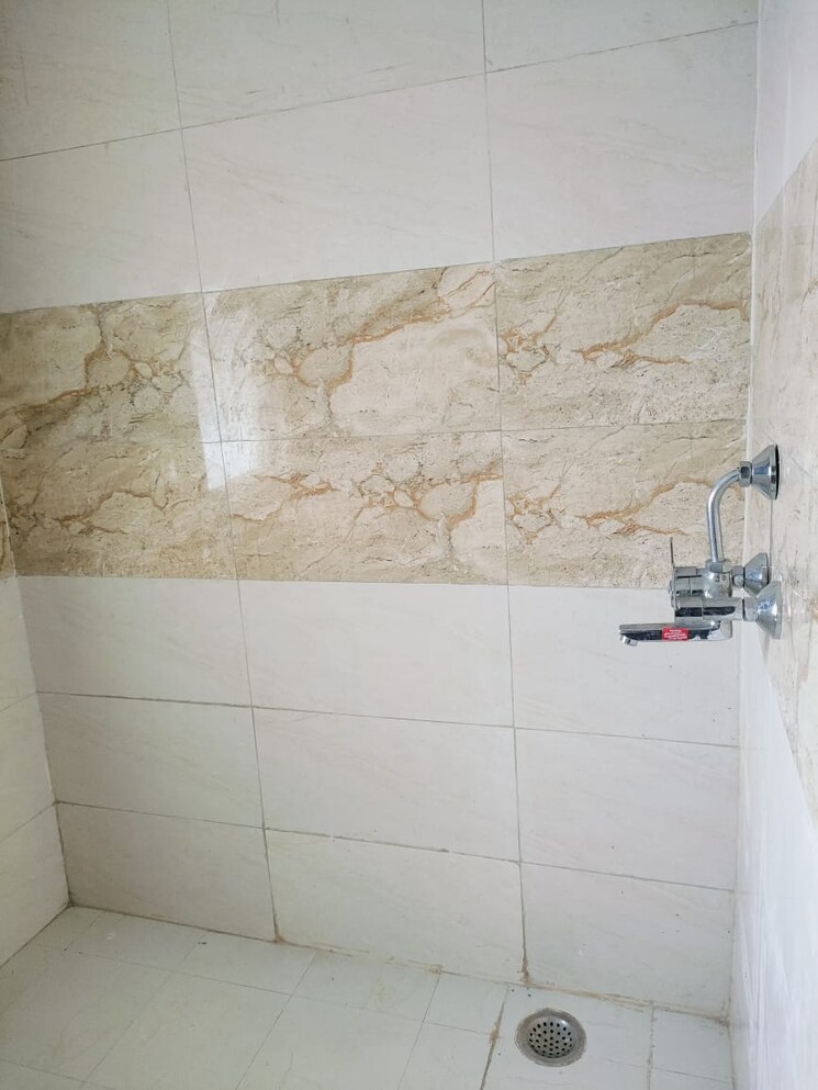 Bathroom, ajnara-le-garden 2 Bedroom 995 Sq.Ft. Apartment In Sector 16b Greater Noida Greater Noida 9022964