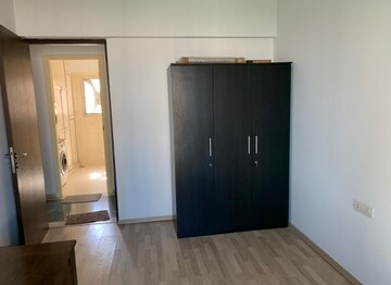 Room in 3 BHK Apartment at Hiranandani Gardens Torino, Powai – for Rent