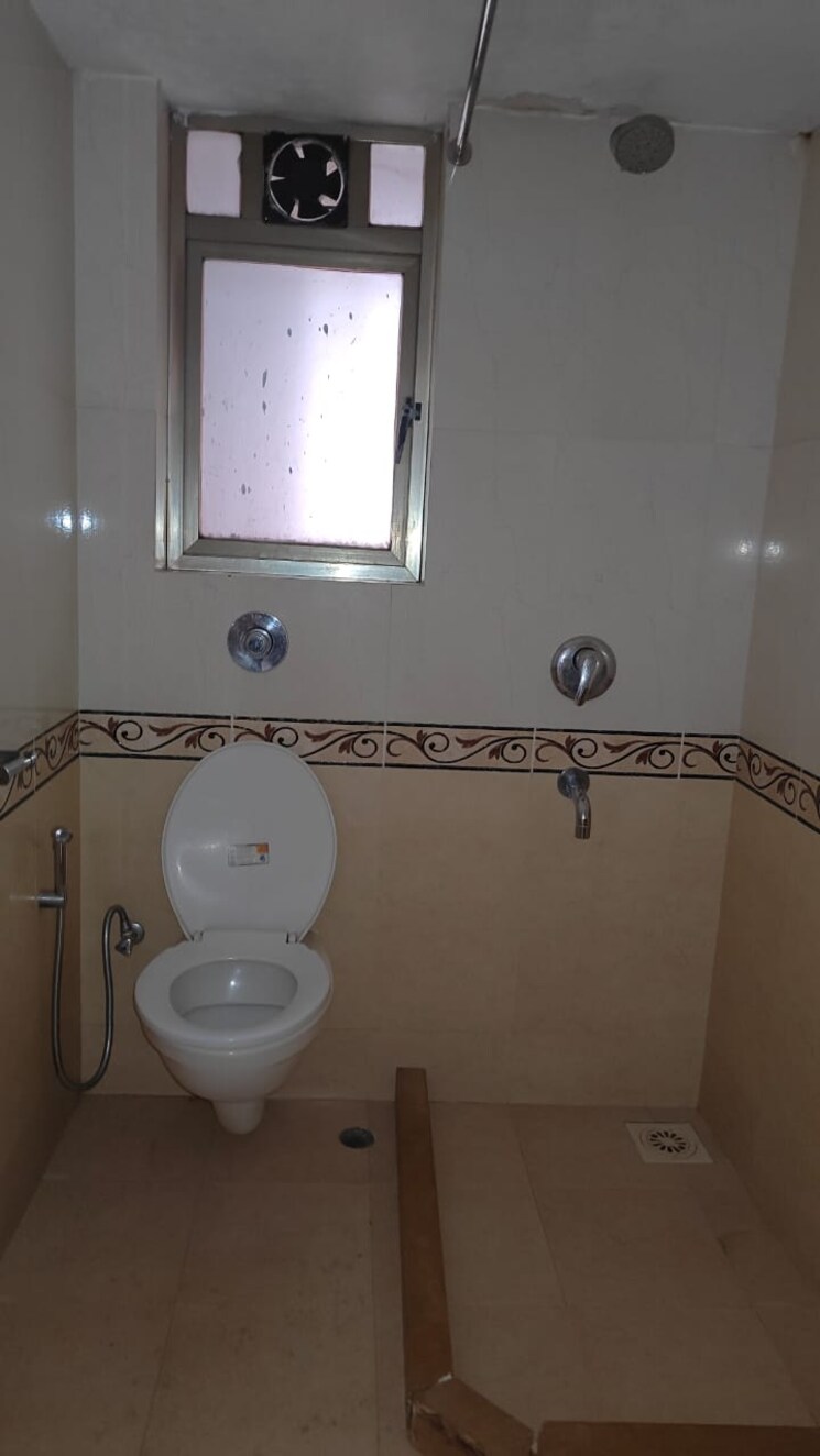 Bathroom, sima-building 1 Bedroom 480 Sq.Ft. Apartment In Chembur Mumbai 9022996