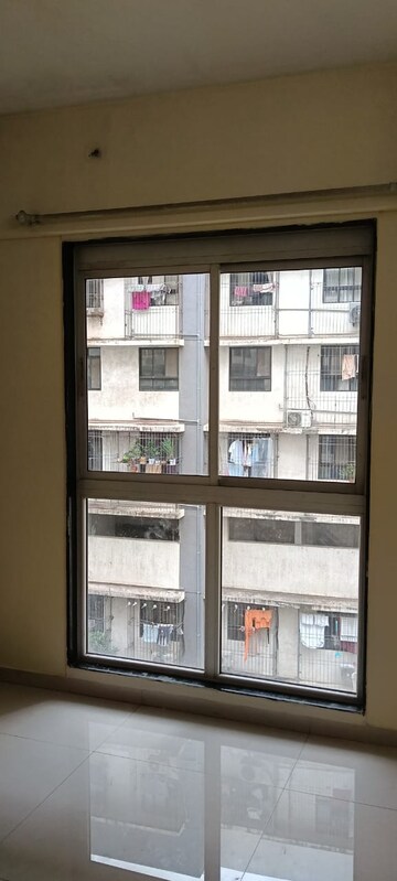 Room in 2 BHK Apartment at Tridhaatu Aum, Chembur – for Rent