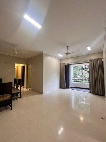 Living Room in 3 BHK Apartment at Andheri West – for Rent
