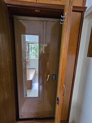Bedroom in 1 BHK Apartment at Andheri West – for Rent