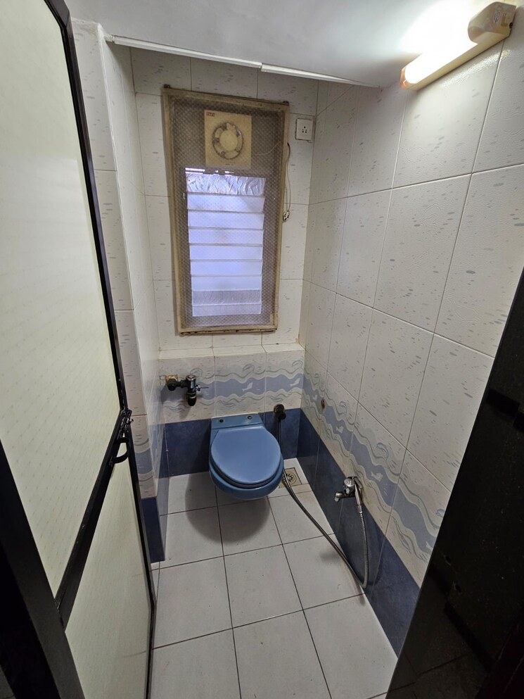 Bathroom, andheri west 1 Bedroom 650 Sq.Ft. Apartment In Andheri West Mumbai 9023011
