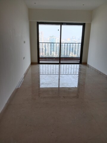 Room in 3 BHK Apartment at Mirchandani Triton, Santacruz West – for Sale
