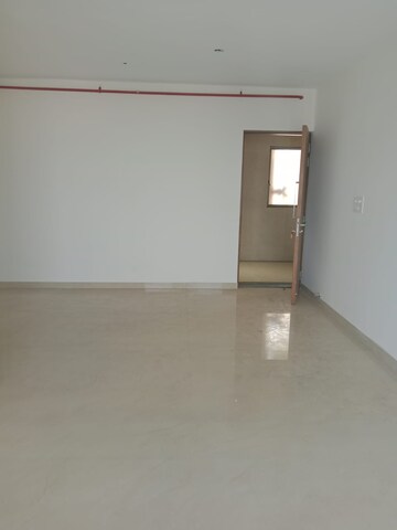 Room in 3 BHK Apartment at Mirchandani Triton, Santacruz West – for Sale