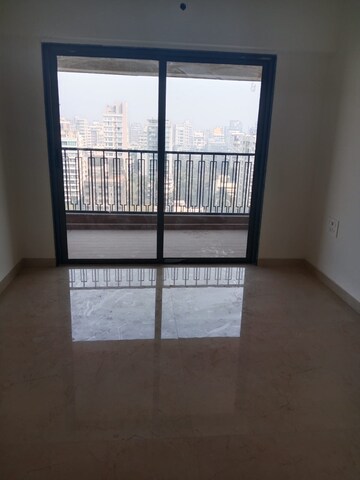 Room in 3 BHK Apartment at Mirchandani Triton, Santacruz West – for Sale