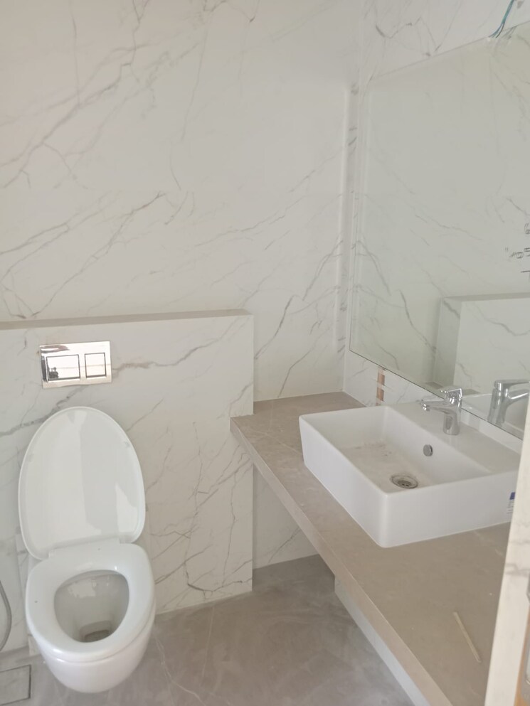 Bathroom, mirchandani-triton 3 Bedroom 1411 Sq.Ft. Apartment In Santacruz West Mumbai 9023036