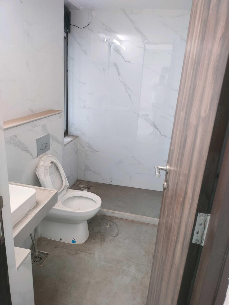 Bathroom, versova-view 3 Bedroom 1111 Sq.Ft. Apartment In Andheri West Mumbai 9023032
