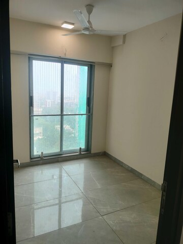 Room in 3 BHK Apartment at Versova View, Andheri West – for Rent