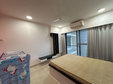 Bedroom in 3 BHK Apartment at Dn Nagar – for Rent