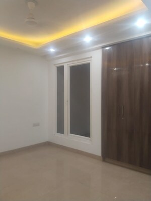 Room in 4 BHK Apartment at Saket – for Sale