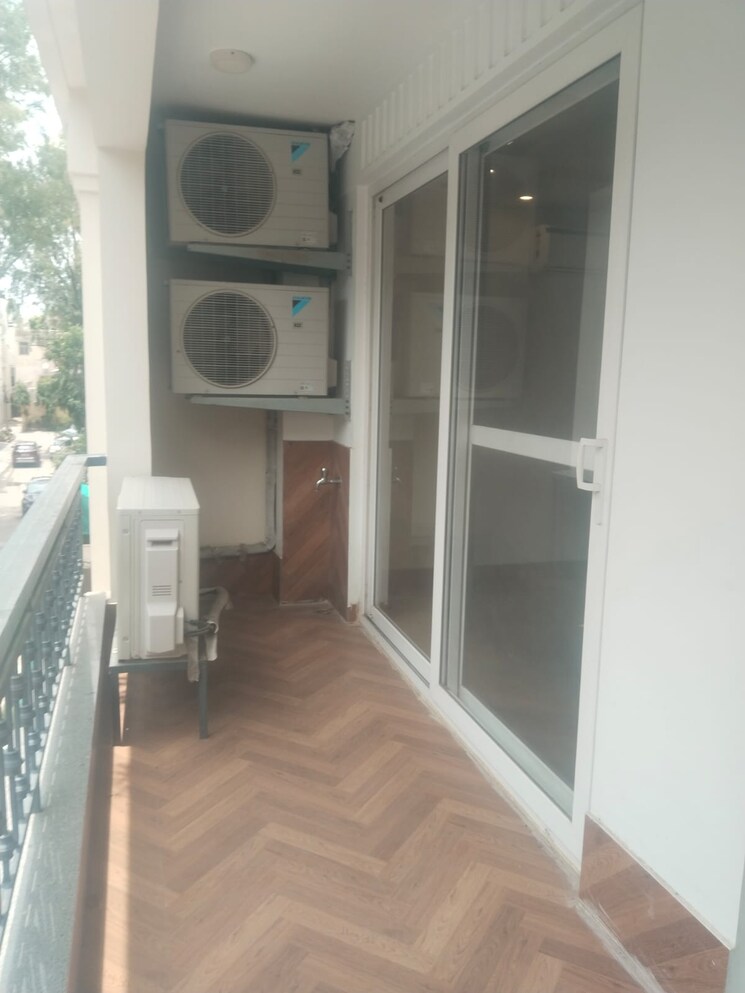 Balcony, saket 4 Bedroom 250 Sq.Yd. Apartment In Saket Delhi 9023065